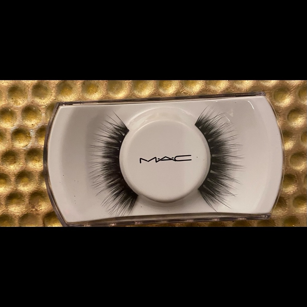 Mac eyelashes